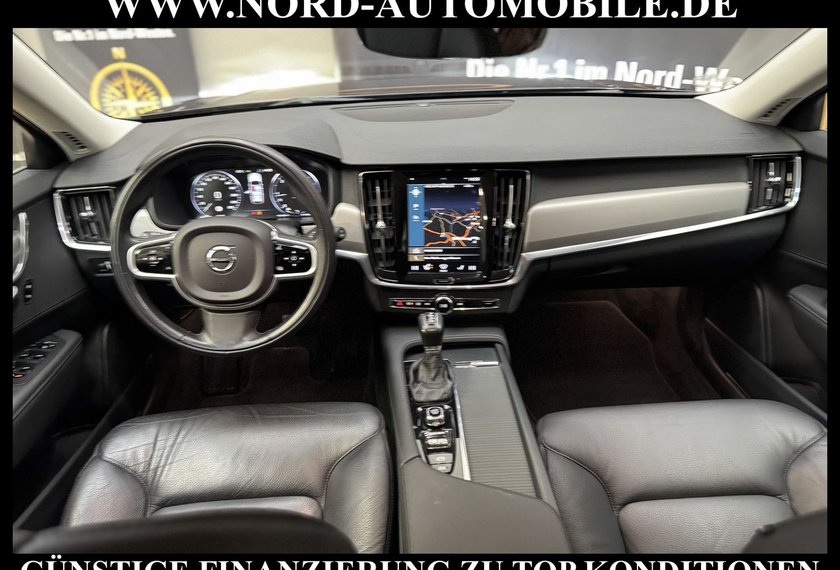 Volvo V90 V90 Kombi D4 Diesel Momentum Pro*AHK*LEDER*UPE60