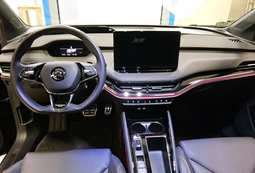 Skoda Enyaq Enyaq iV 80 x Founders Edition Pano/AHK/21/Kamer