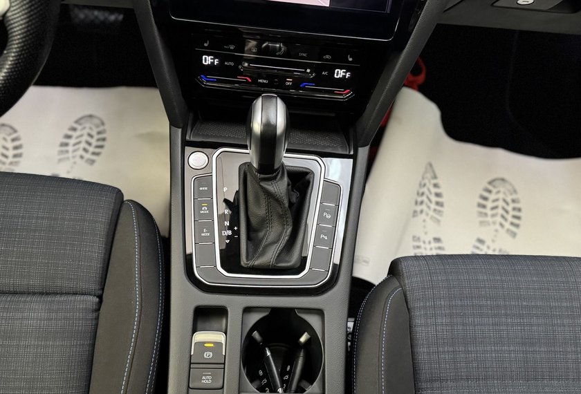 Volkswagen Passat Variant Passat Variant GTE 1.4 TSI DSG Matrix/AHK/Pano/