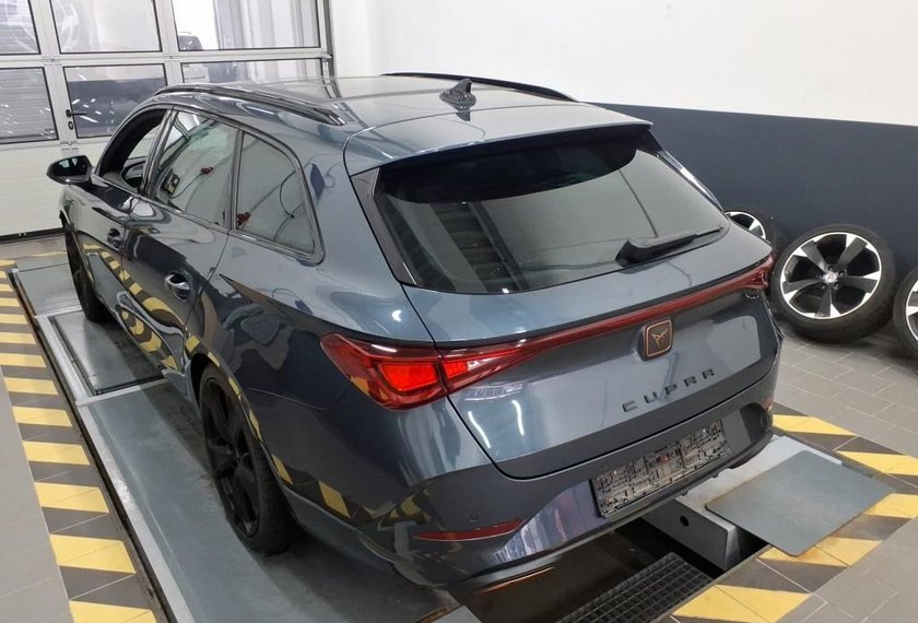 Cupra Leon Leon SP 1.4 TSI e-HYBRID DSG Pano/Kamera/ACC