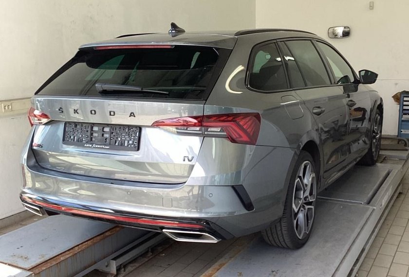 Skoda Octavia Octavia RS iV Combi 1.4 TSI DSG HeadUp/ACC/19